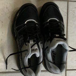 Mens ASICS Gel Rocket Athletic Shoes.  Size 9.  Never been worn